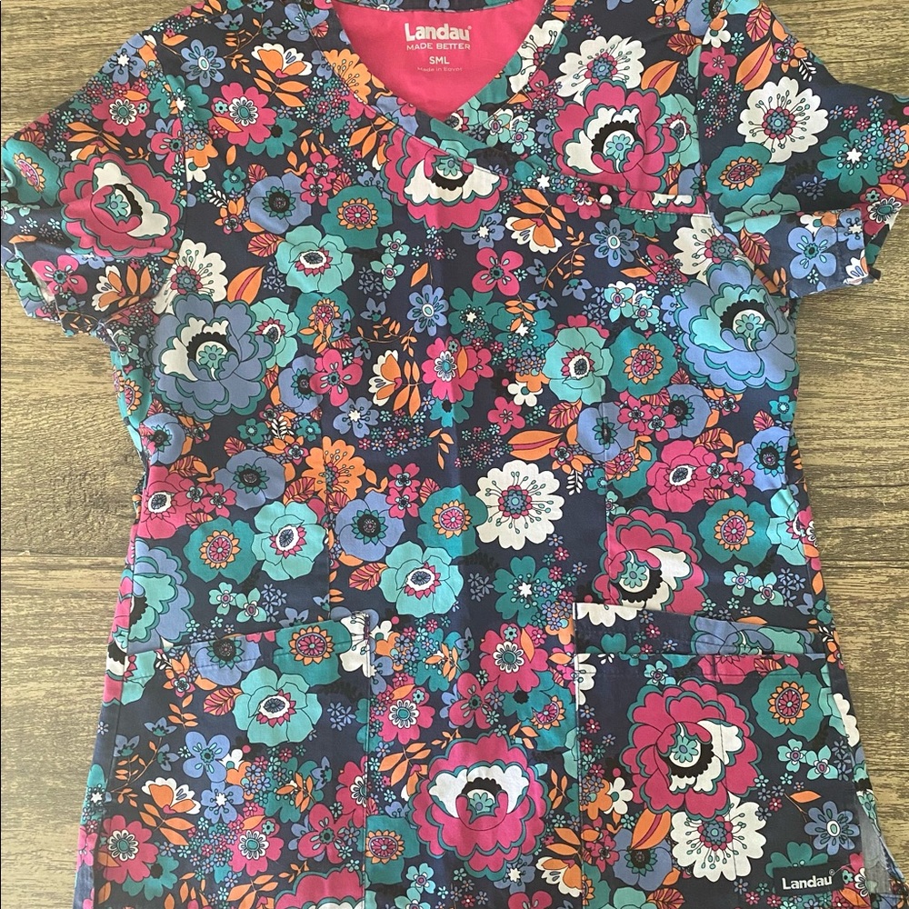 Gently used size small scrub top